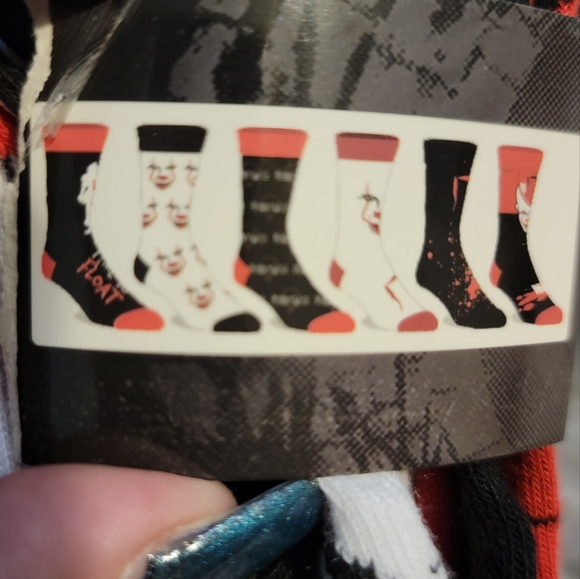 IT Pennywise 5 Pair Crew Socks - Picture 1 of 6